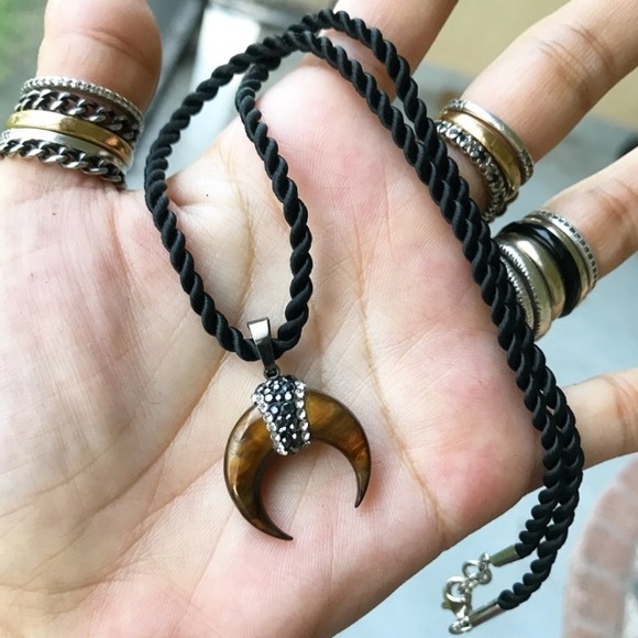 Tiger eye crescent moon horn charm necklace - Picture 3 of 8